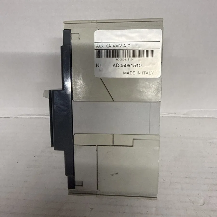 Автоматический выключатель ABB SACE Tmax T3S 150A Circuit Breaker 3 Pole 480V 35