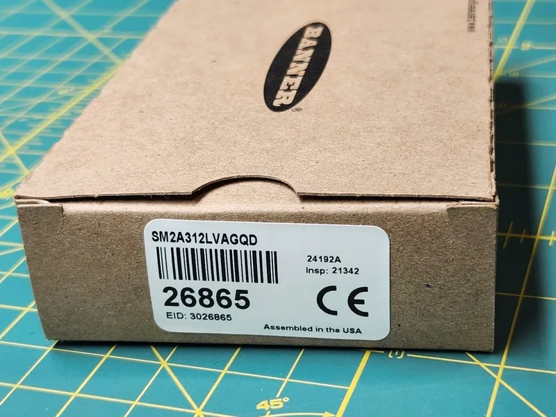 Фотоэлектрический датчик Banner SM2A312LVAGQD Photoelectric Sensor, 50mm to 2m R