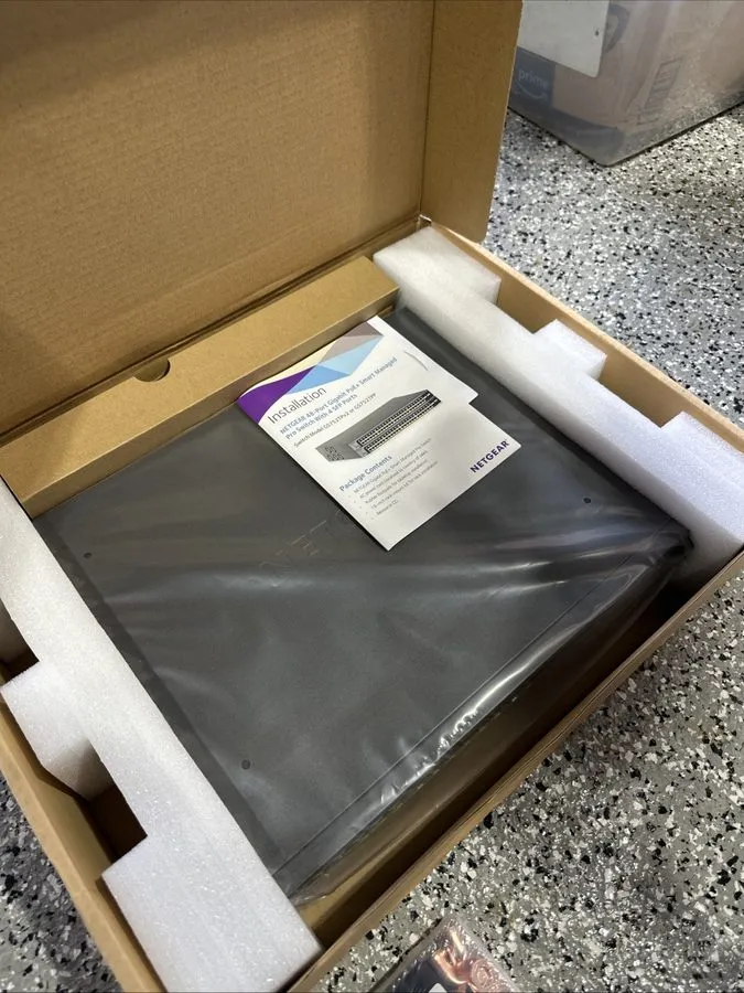 Коммутатор NETGEAR (GS752TP-200NAS) 48-Port POE Ethernet Switch