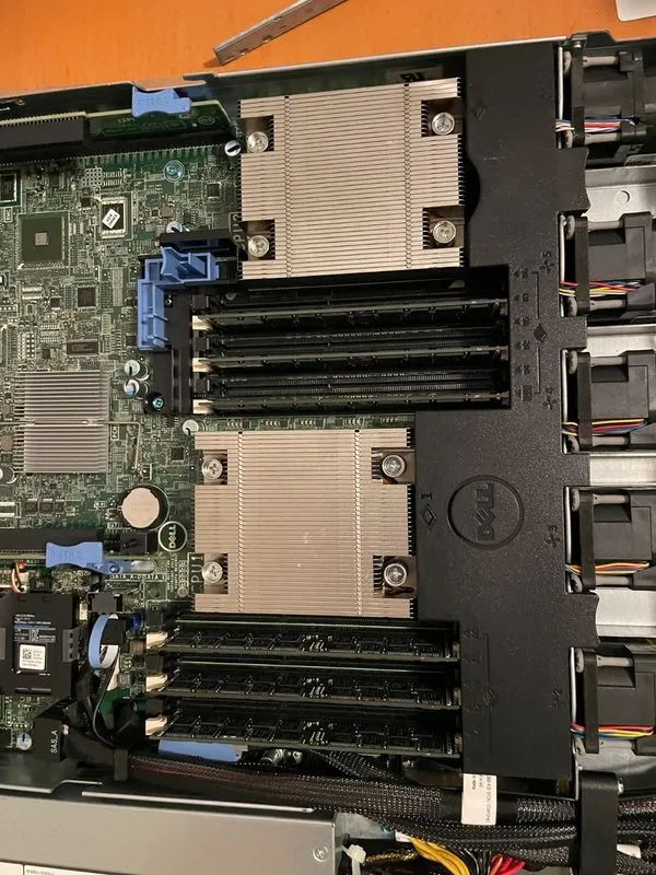 Сервер Dell PowerEdge R420 1U Dual Intel Xeon 2.4GHz 192GB DDR3 Ram HDD removed — фото лота 4