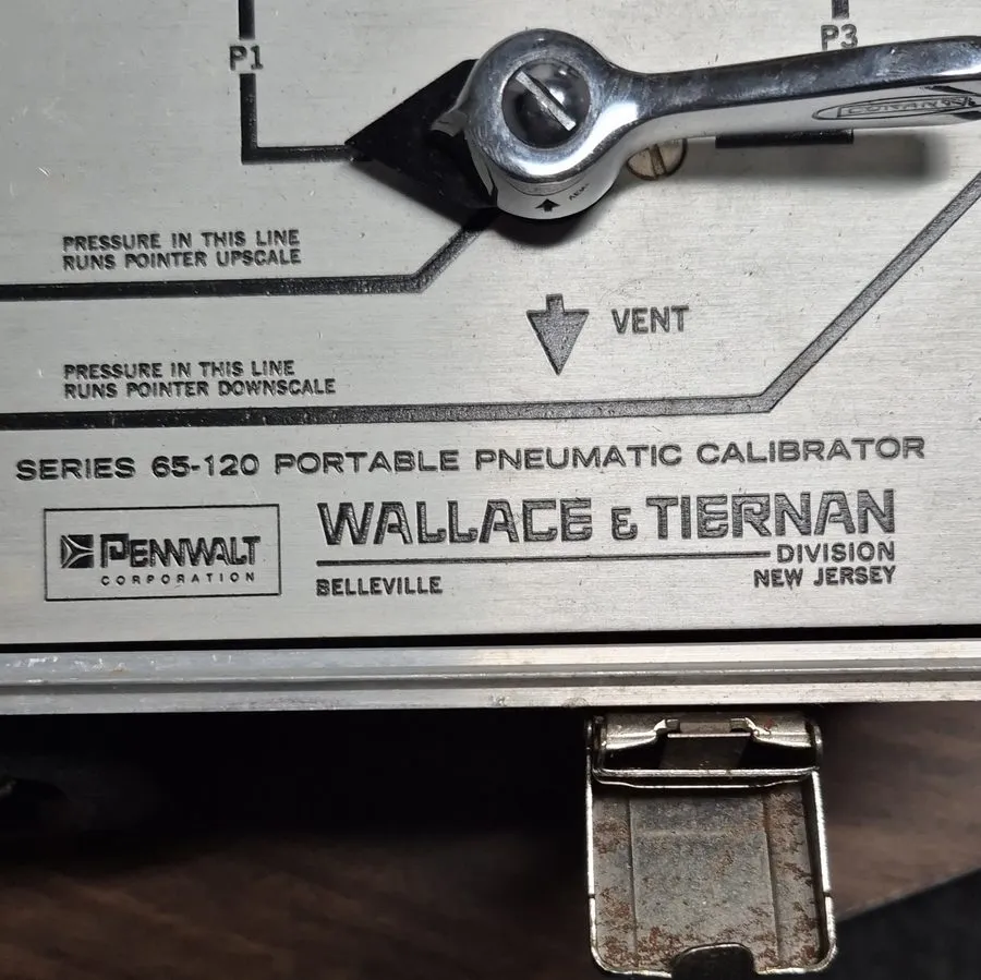Калибратор Wallace & Tiernan 65-120 Portable Pressure Calibrator -36 to 100 psi