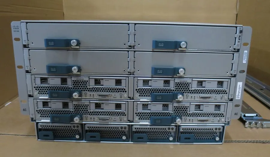 Сервер Cisco UCS5108 4x B200 M3 Blade Servers 8 x E5-2650 V2 2.6GHz 1024Gb RAM 1