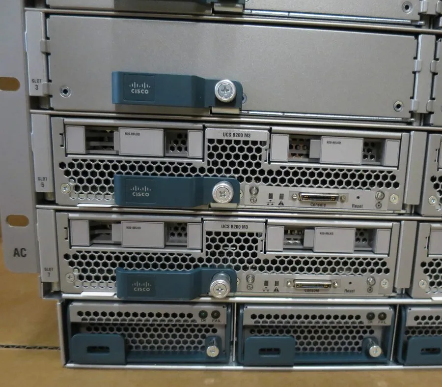 Сервер Cisco UCS5108 4x B200 M3 Blade Servers 8 x E5-2650 V2 2.6GHz 1024Gb RAM 1 — фото лота 3