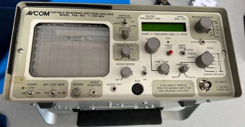 Анализатор спектра AVCOM PSA-65C PORTABLE SPECTRUM ANALYZER 1-1250 MHz
