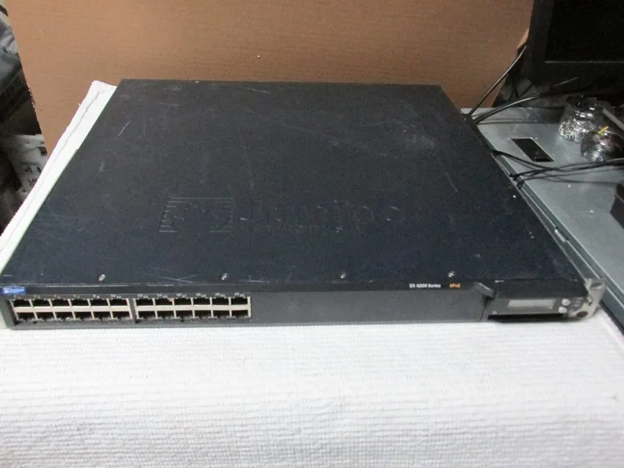 Коммутатор Juniper EX4200 24 Port Gigabit Switch 15W PoE Max 130W 2x 10G SFP EX4