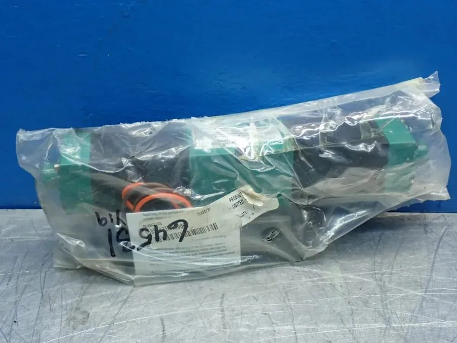 Электромагнитный клапан NUMATICS PNEUMATIC SOLENOID VALVE 153SS631M000061