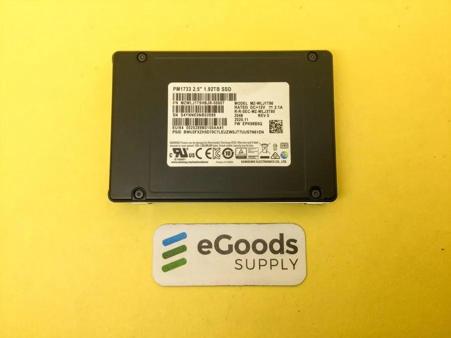 SSD-накопитель Samsung PM1733 1.92TB SSD U.2 NVME PCIE 4.0 X4 MZ-WLJ1T90 MZWLJ1T