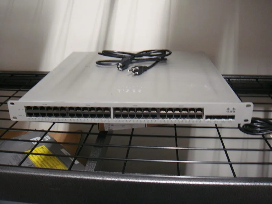 Коммутатор Cisco Meraki MS320-48-HW 48-Port Gb Ethernet Cloud Managed Gigabit Sw