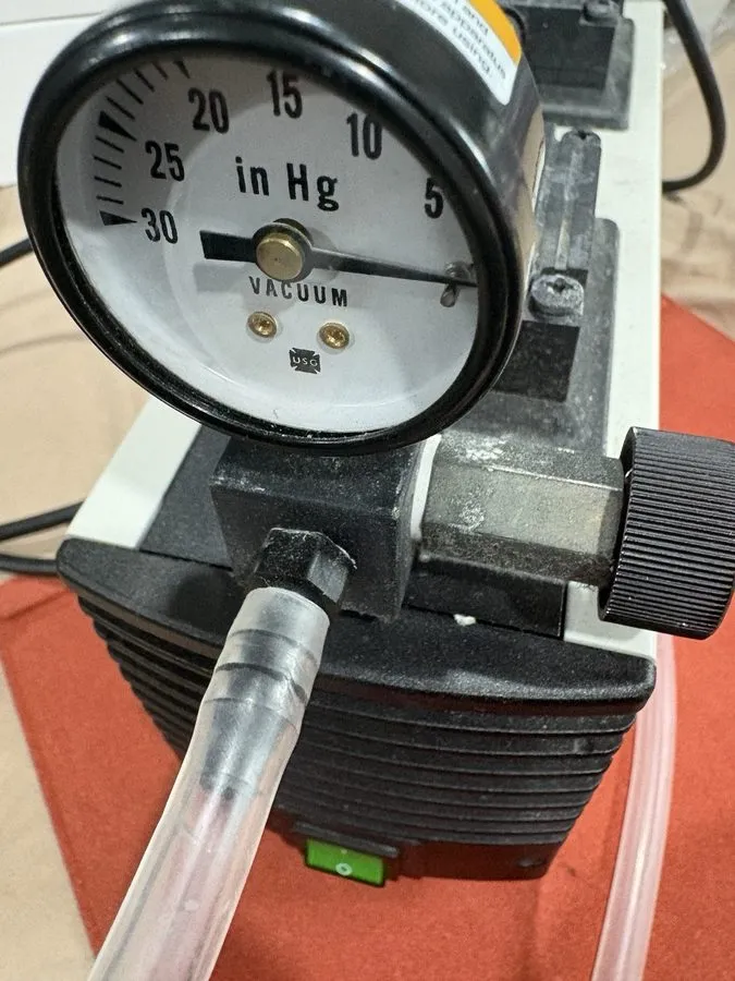 Насос KNF Filtration Diaphragm Vacuum Pump UN816.3KT.45P — фото лота 1