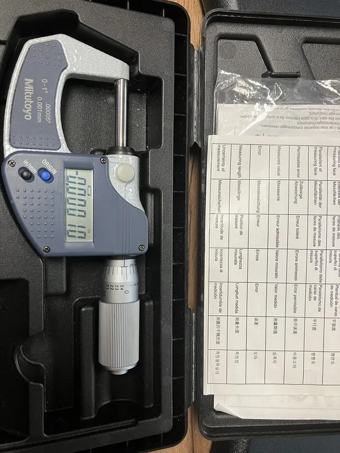 Микрометр Mitutoyo 0-1” 293-832-30 Digital Micrometer w/Hard Case