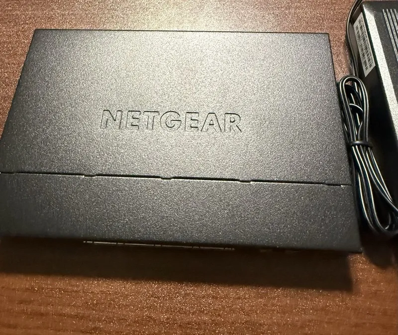 Коммутатор NETGEAR 8-port 10/100/1000mbps Gigabit Ethernet Switch GS308-100PAS