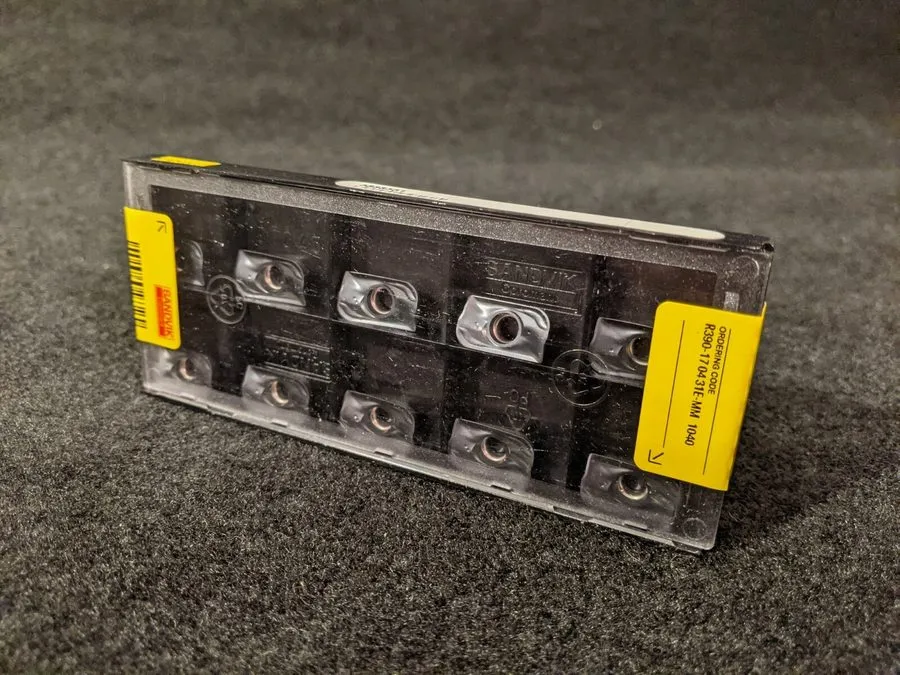 Режущий инструмент SANDVIK Coromant R390-17 04 08M-MM 2030 Carbide Milling Inser