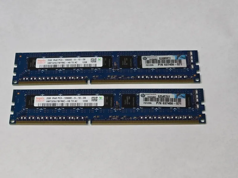 Модуль памяти x SK Hynix HMT325U7BFR8C-H9 TO AC 2GB PC3-10600E 240 Pins ECC Tota