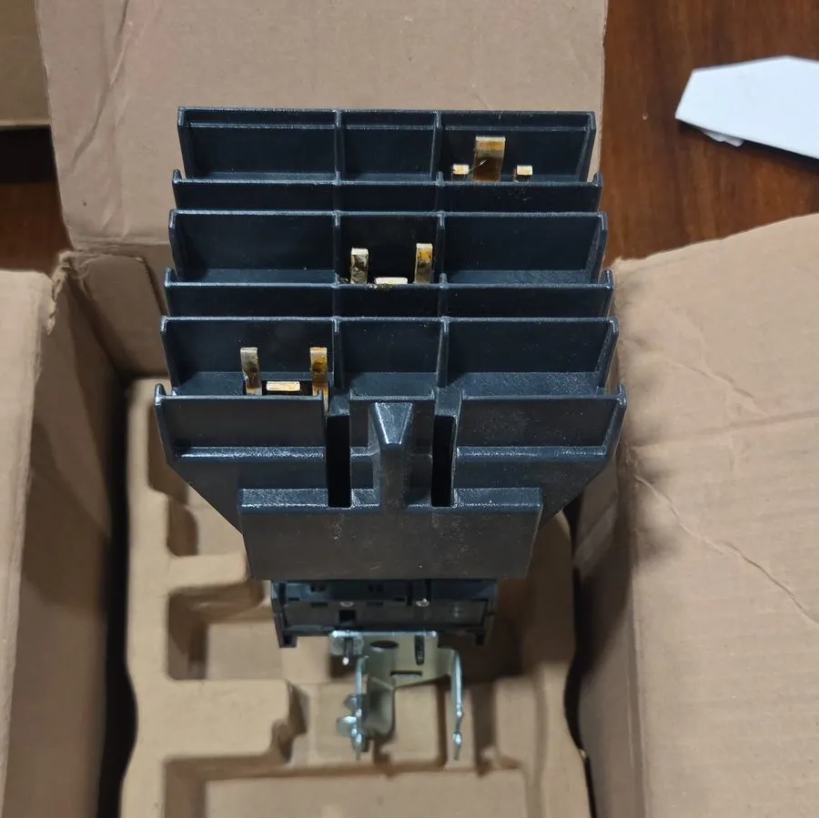 Автоматический выключатель SQUARE D BJA36050 POWERPACT CIRCUIT BREAKER I-LINE 3P — фото лота 1