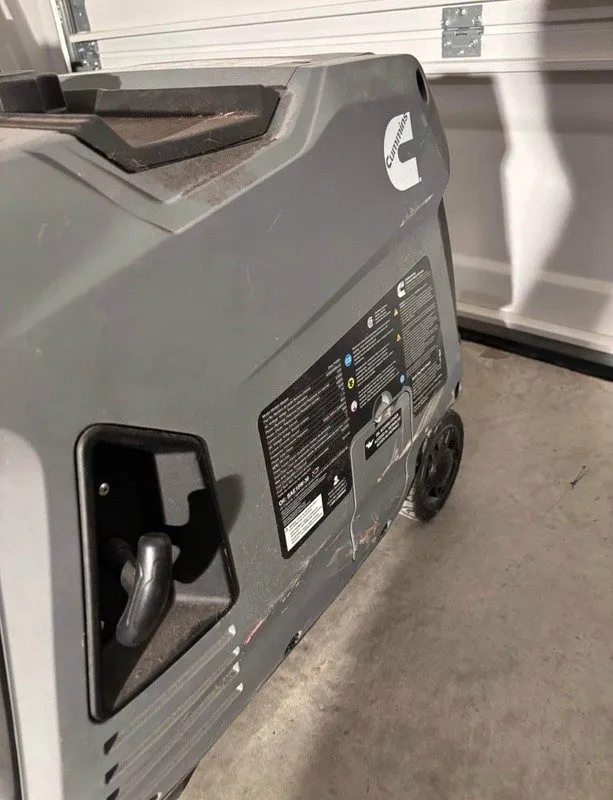 Генератор Cummins Onan P4500i 4500 Watt Digital Inverter Generator {49 STATES} — фото лота 2
