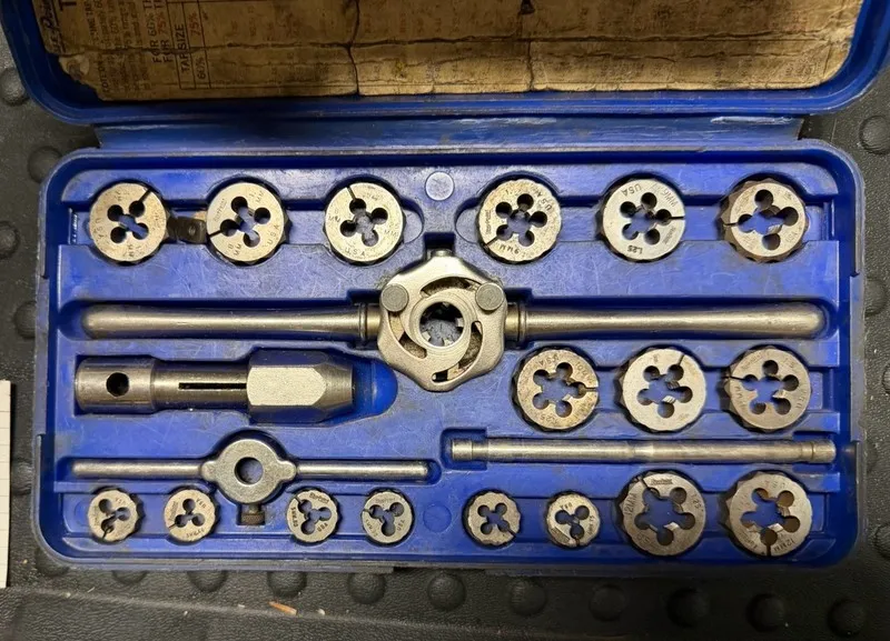Режущий инструмент Blue Point TDM-117 Metric Tap & Die Set USA