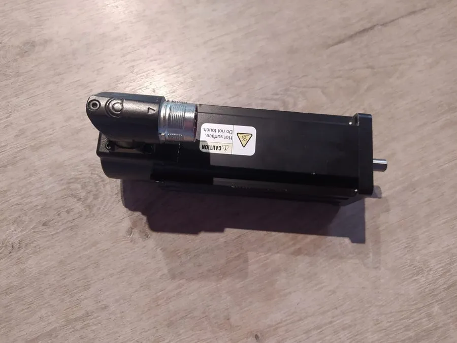 Серводвигатель ALLEN-BRADLEY SERVO MOTOR INVERTER DUTY AC VPL-B0633M-PK12AA