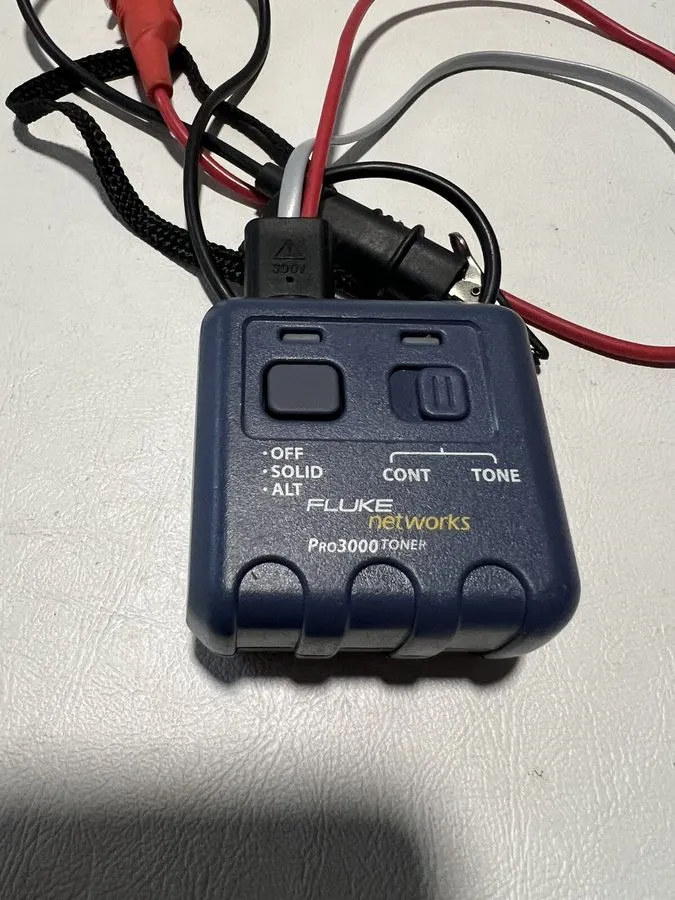 Тестер Analogowy lokalizator par PRO3000 Fluke Networks