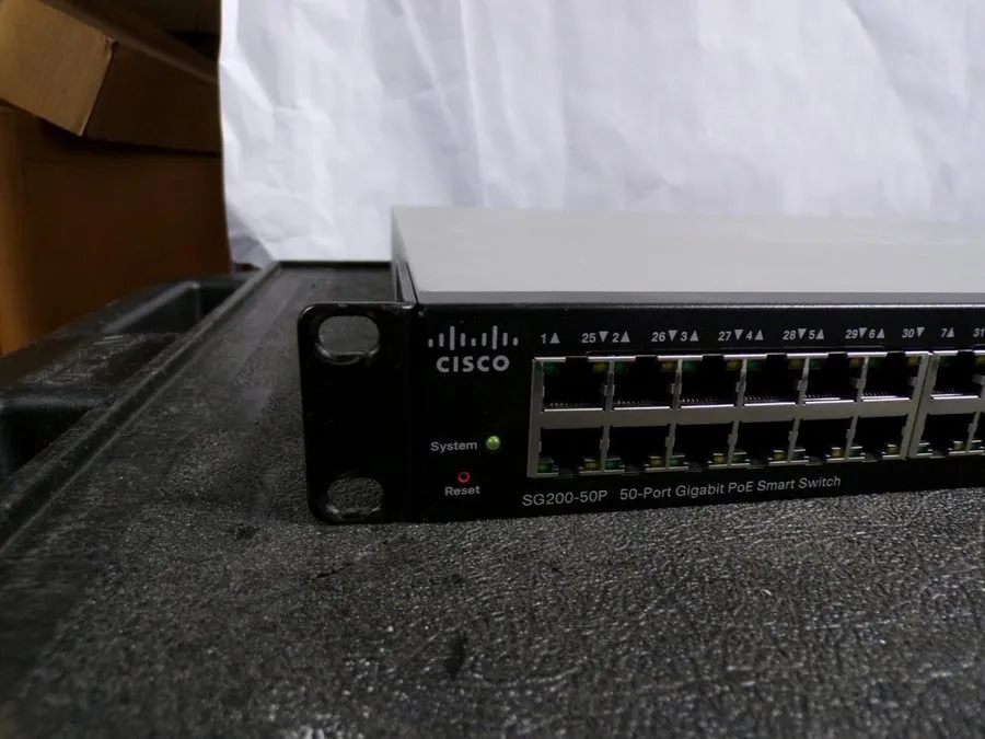 Коммутатор Cisco SG200-50P 50-Port Gigabit PoE Smart Switch 180W PoE Fully