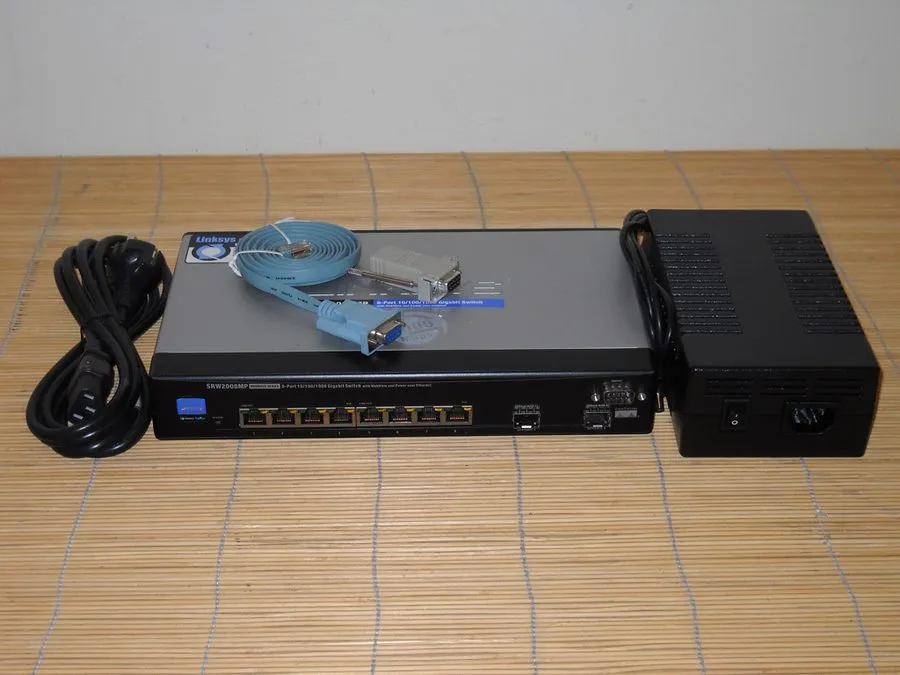 Коммутатор Linksys 8-Port Business Series Managed Gigabit Switch- SRW2008MP 10/1