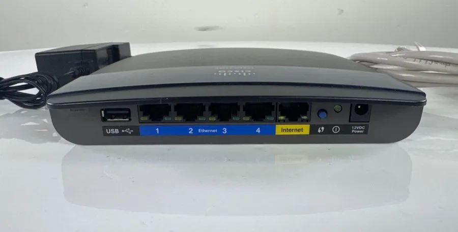 Маршрутизатор Cisco Linksys E3200 4-Port Gigabit Wireless N Router