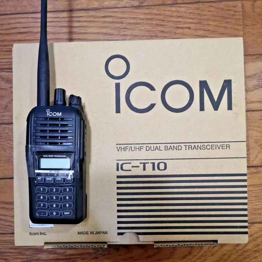 Радиостанция Icom IC-T10 Dual Band VHF UHF Ham Radio Transceiver IP67 Rugged Wat — фото лота 1