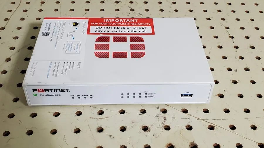 Межсетевой экран FORTINET Fortigate 30E 5Port RJ45 GE FG-30E, good