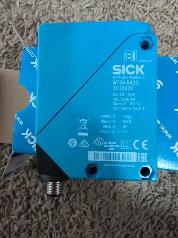 Фотоэлектрический датчик Sick WT34-B420 Photoelectric Sensor 1019230