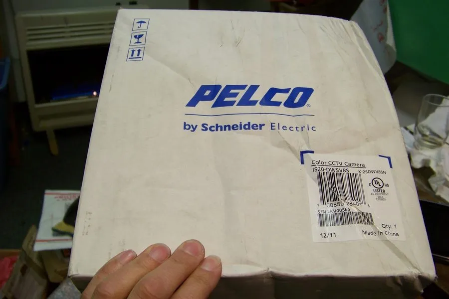 Камера Pelco IS20-DWSV8S Camclosure-2 Indoor SD5 Day/Night Mini Dome Camera