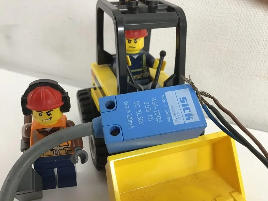 Фотоэлектрический датчик WS4-2D132 SICK PHOTOELECTRIC SENSOR