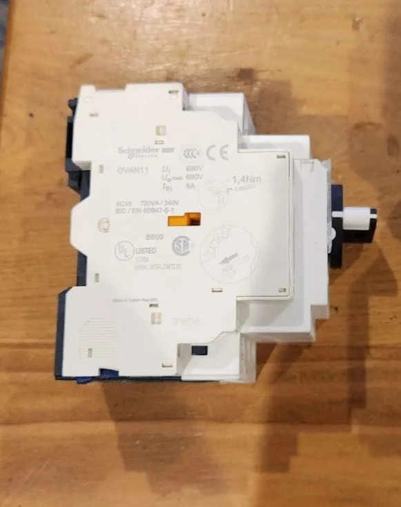Автоматический выключатель Schneider Electric GV2P07 Motor Circuit Breaker 1.6–2