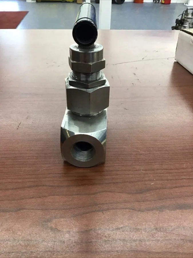 Клапан Whitey/Swagelok 1/2” NPT 10000 PSI High Pressure Needle Valve SS-6HNBF8