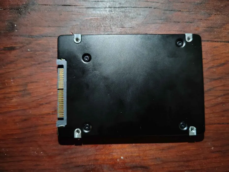 SSD-накопитель Samsung PM9A3 3.84T U.2 NVMe PCIE 4.0 Gen4 MZQL23T8HCLS-00B7C 00A — фото лота 1