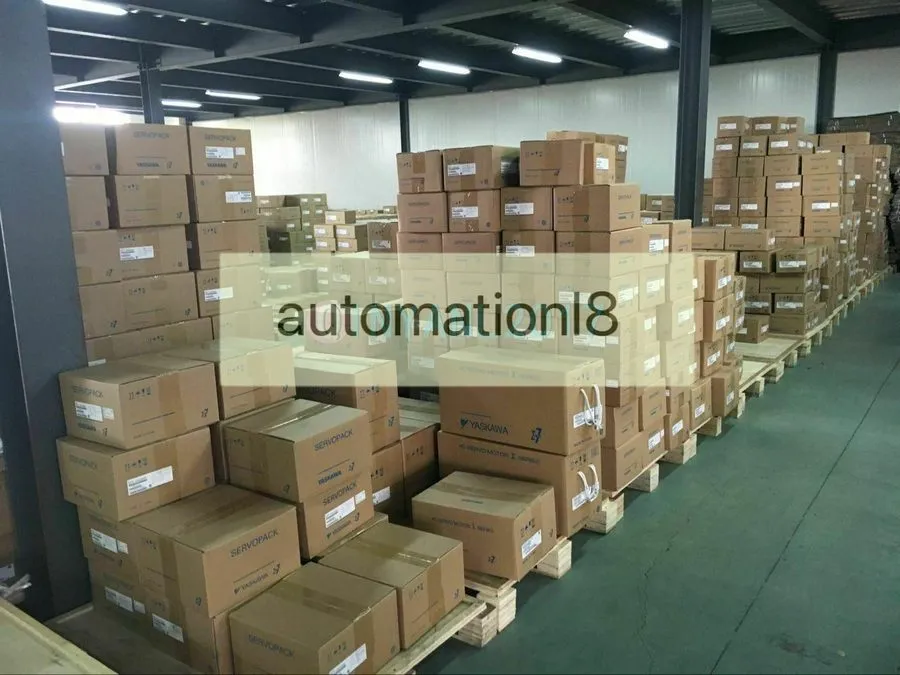 Сервопривод YASKAWA SGDV-1R6A25A Sigma-V Servo Drive 200V