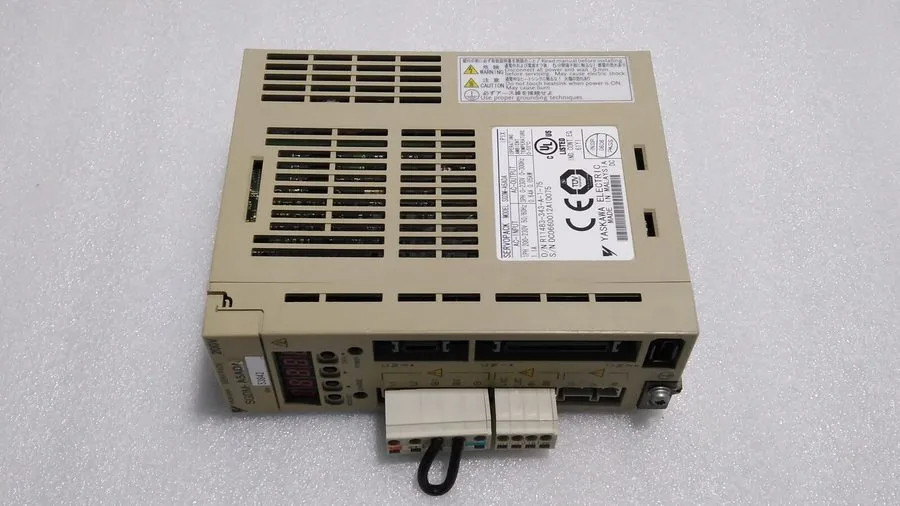 Серводвигатель YASKAWA / SGDM-A5ADA / SERVOPACK, 50W, 0.64A