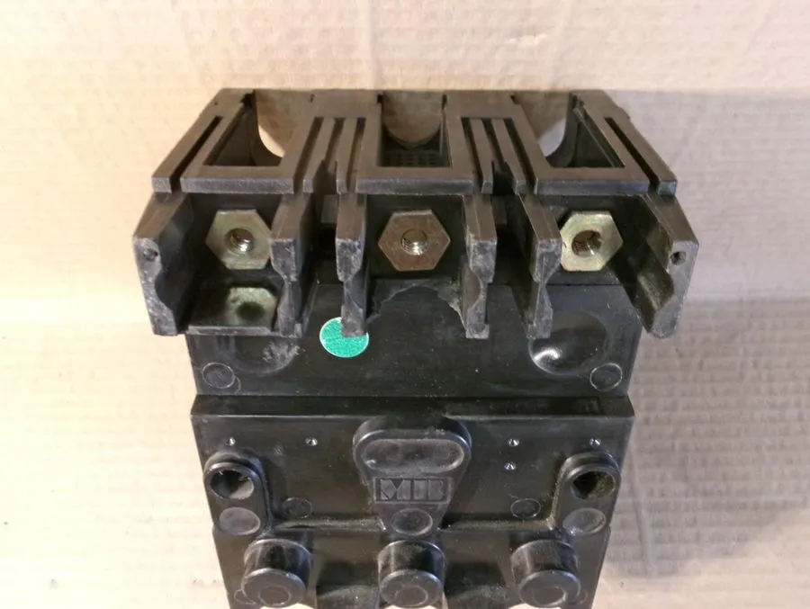 Автоматический выключатель ITE Circuit Breaker EH3B100 100A 480V 3P Mounting Scr