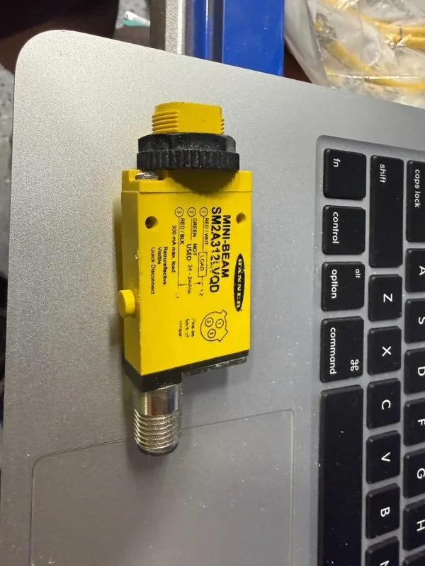 Фотоэлектрический датчик Banner Engineering SM2A312LVQD Photoelectric Sensor Min