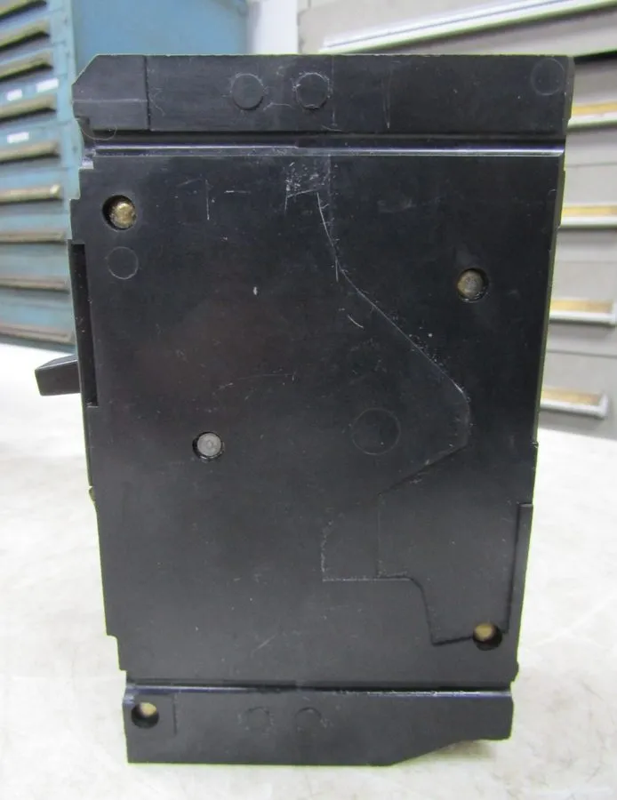 Автоматический выключатель SIEMENS SENTRON SERIES 20 AMP CIRCUIT BREAKER 2P 600 