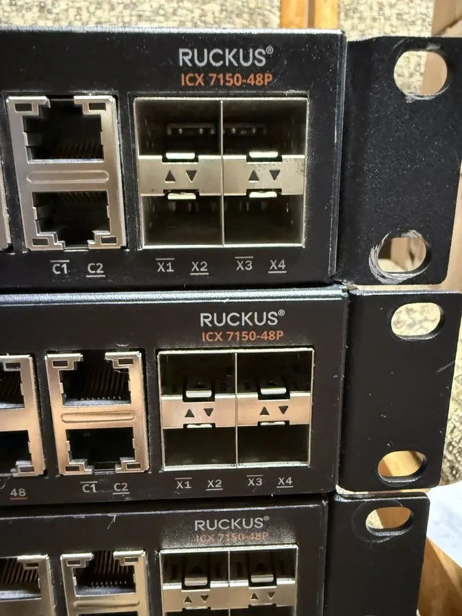 Коммутатор Ruckus ICX7150-48P 48-Port Gigabit PoE+ Managed Network Switch — фото лота 4