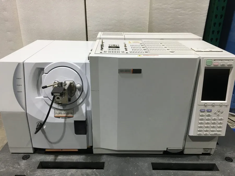 Хроматограф SHIMADZU GC-2010 AMS AM-S GC GAS CHROMATOGRAPH