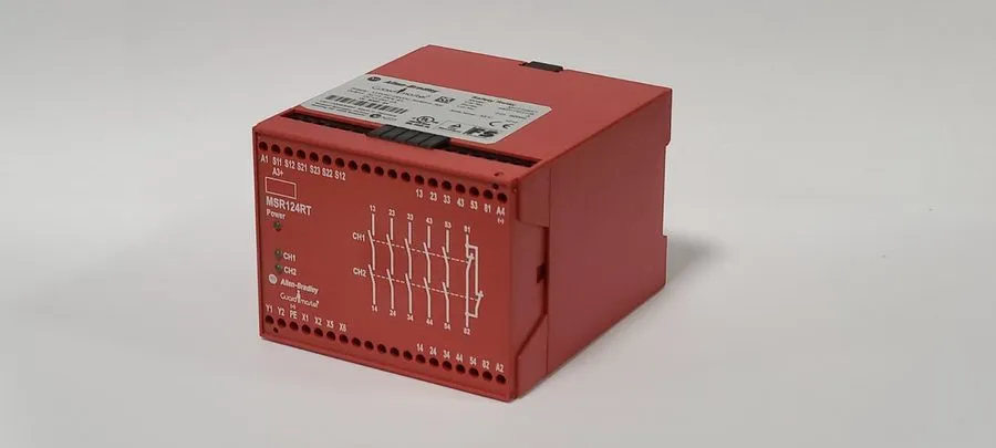 Реле безопасности Allen Bradley 440R-G23110 Ser A MSR124RT 24VAC/24DC Safety Rel