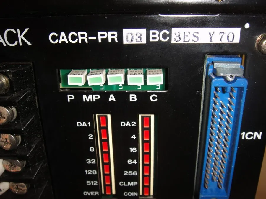 Сервопривод EE Yaskawa Servopack CACR-PR03BC3ESY70 Servo AC Drive pre owned pict