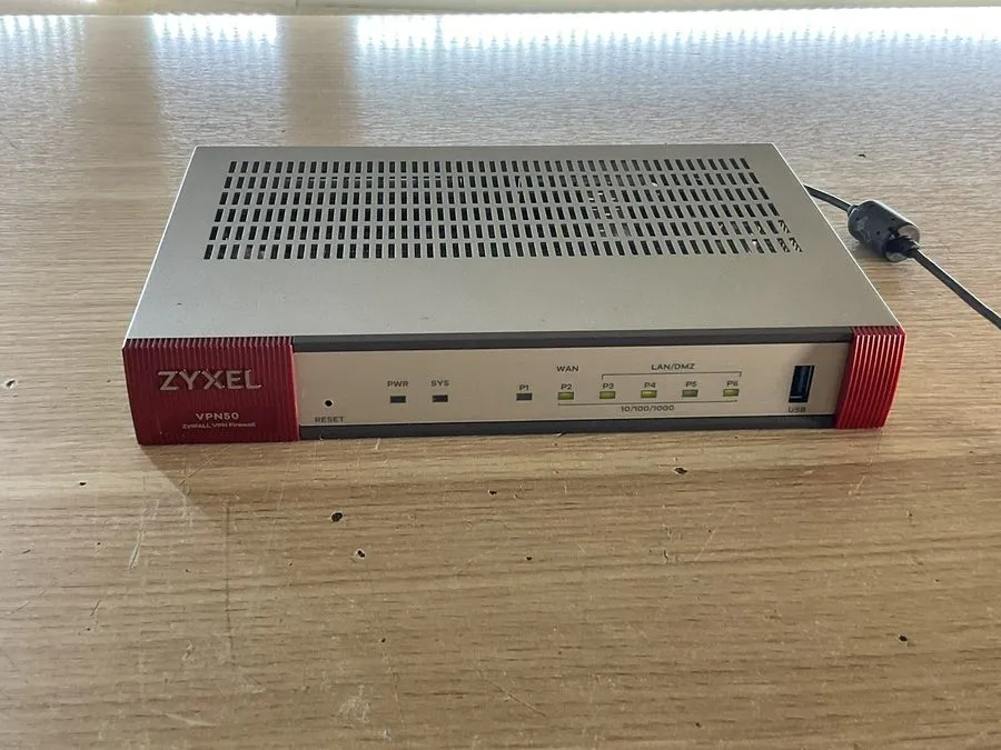 VPN-шлюз Zyxel Zywall VPN50 / To Power On Only/JUA2075 — фото лота 1