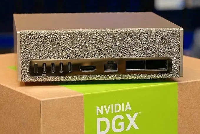 GPU-сервер DGX Spark NVIDIA GB10 Grace Blackwell Superchip, 128 GB LPDDR5x, 4 TB — фото лота 1