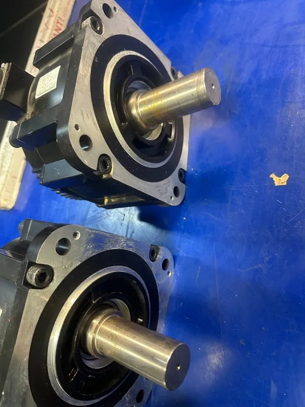 Серводвигатель Yaskawa SGMGV-30A3A21 2.9kW Servo Motor 200V 18.6Nm 1500RPM PREOW