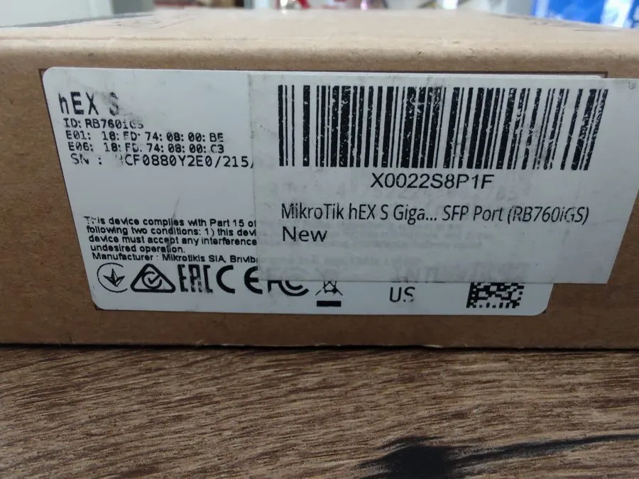 Маршрутизатор MikroTik hEX S 5 Ports Gigabit Ethernet Router RB760IGS SFP port
