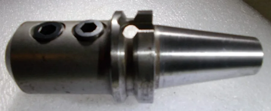 Режущий инструмент COMMAND 1" BT40 SIDE LOCK HOLDER WITH 3.75" GAGE LENGTH (B4E4 — фото лота 2