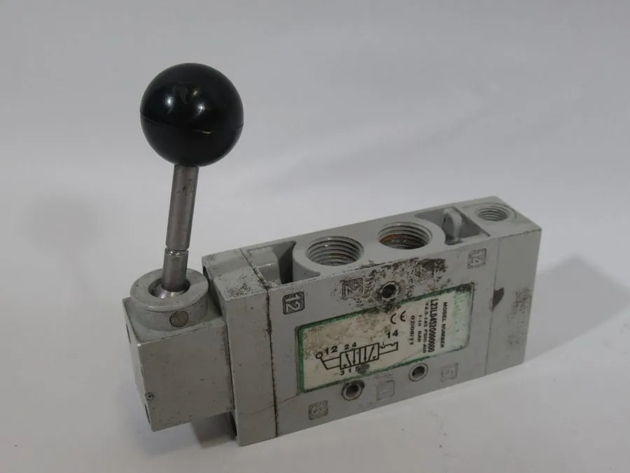 Пневмоклапан Numatics L23LD452O000000 Manually Actuated Pneumatic Valve 14.5-145