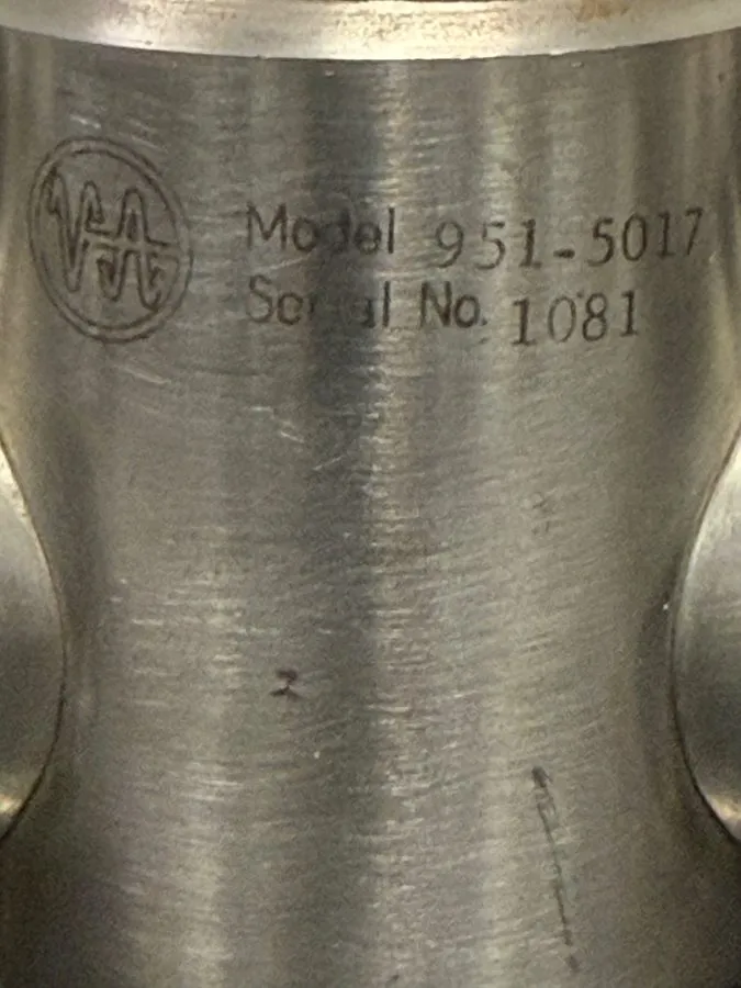 Клапан Varian 951-5017 Right-Angle Valve, 2.75" CF & NW Clamp, 1/2" Drive Vacuum — фото лота 1