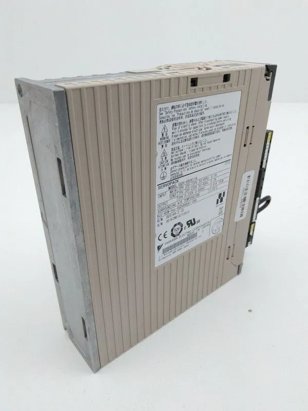 Сервопривод YASKAWA SGDV-R90A11A Servo Drive